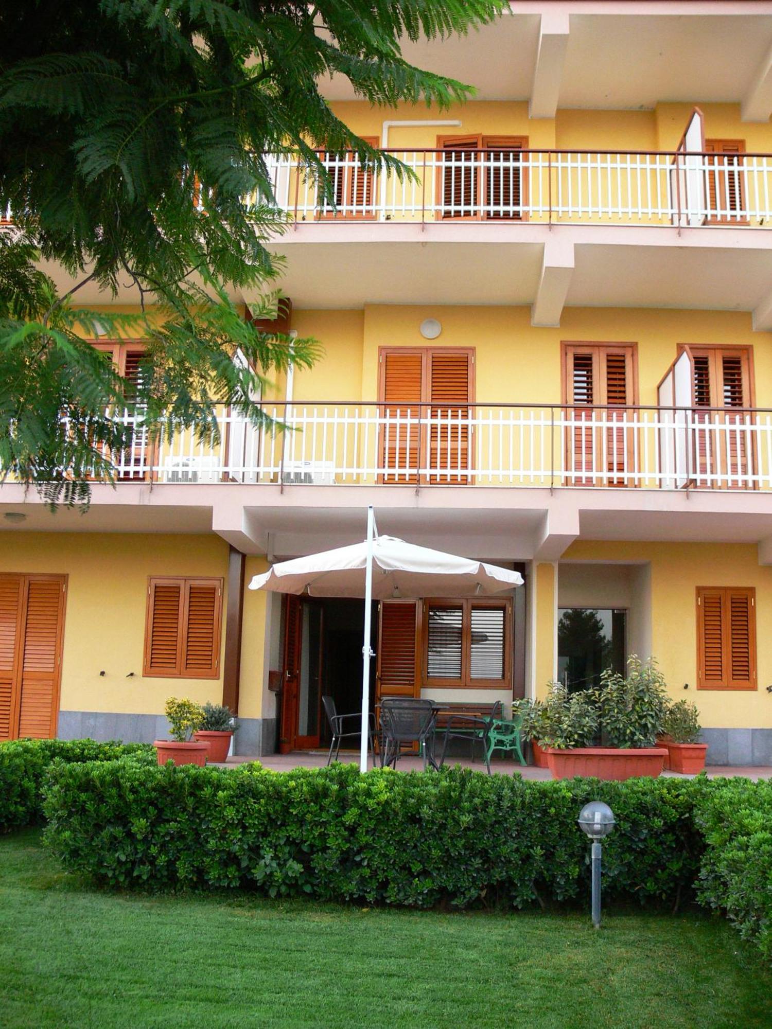 Hotel Il Conte Dell'Etna Belpasso Kültér fotó